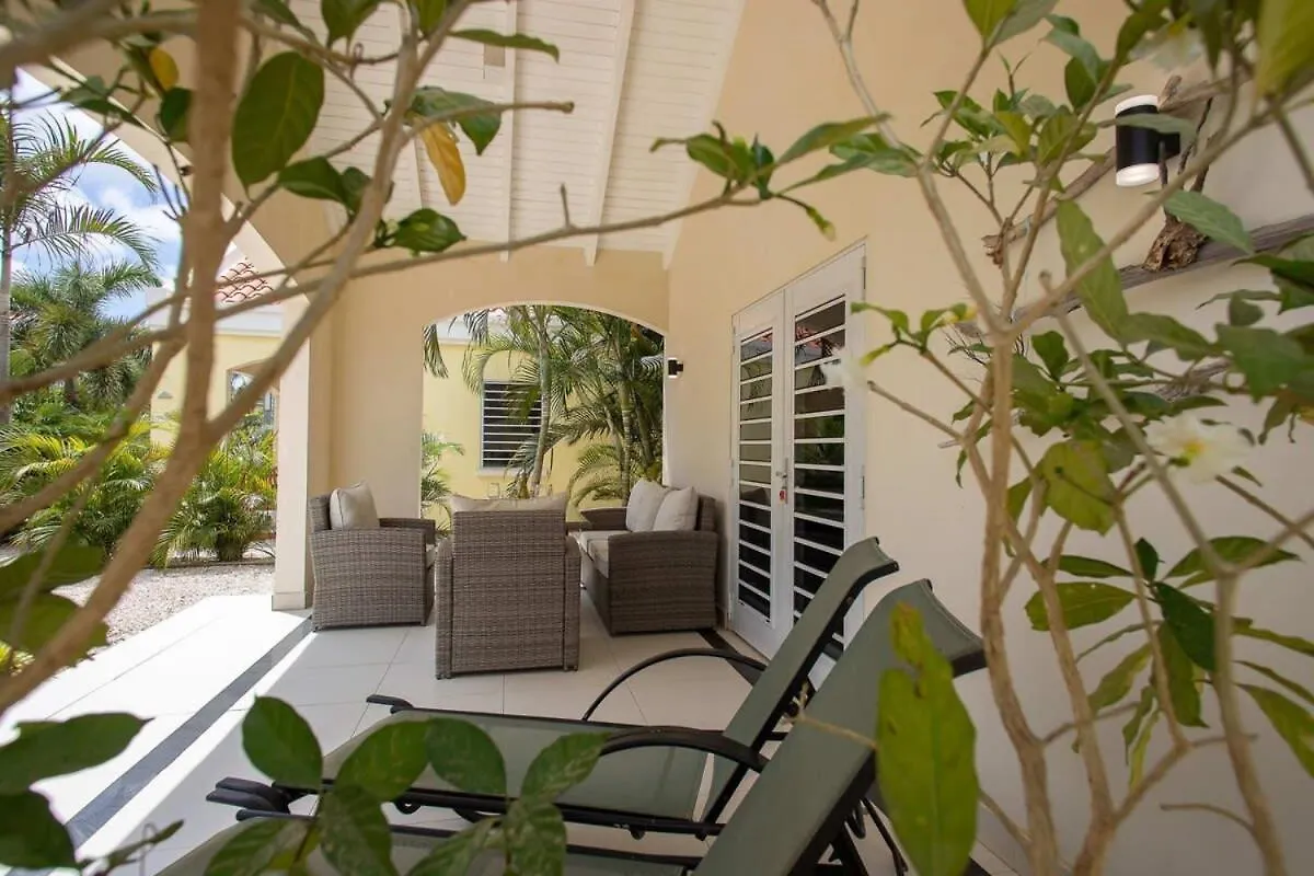 קרלנדיק Caracara F1 Relax & Dive Resort Bonaire Village 0*,  באונאייר, סנט יוסטיישיוס ו-סאבה